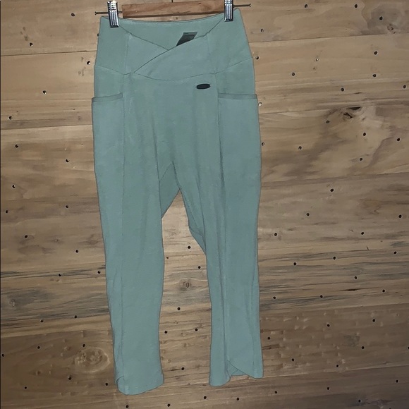 New listing from gymshark! Only worn once! - Picture 1 of 3